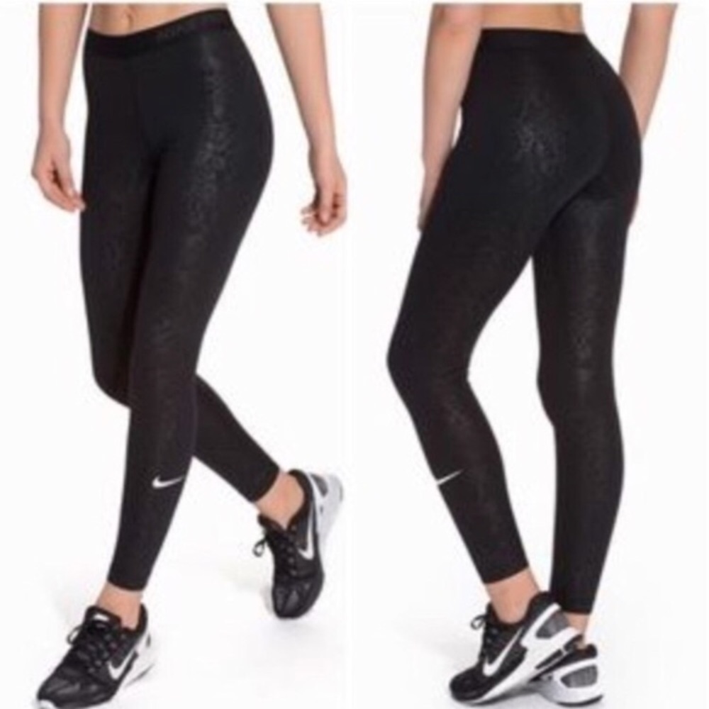 Nike pro thermal leggings in snakeskin! Size M